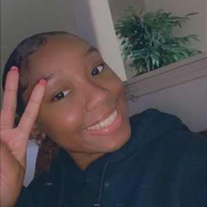 Meet your Posher, Abriana